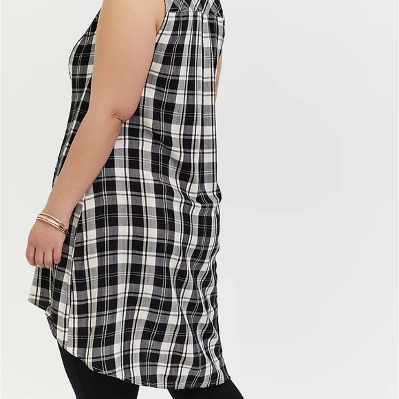 Torrid 1X Long Tunic Top Black Plaid Hi Lo Shirt - Picture 4 of 6